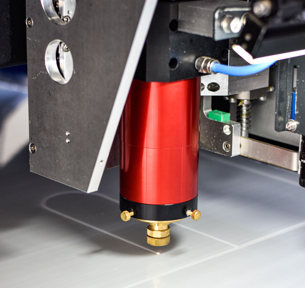 lavorazione del plexiglass