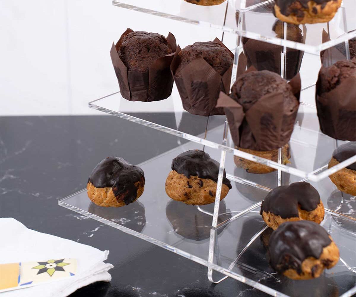 alzatina in plexiglass trasparente per buffet