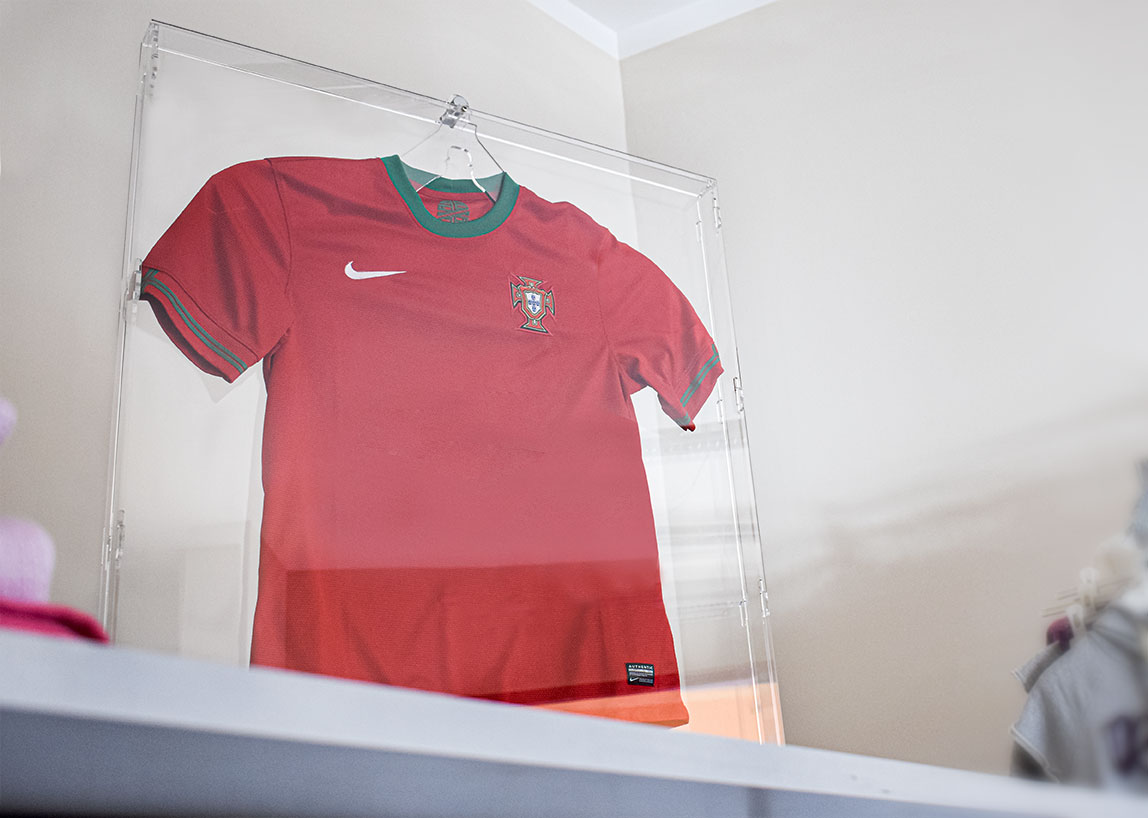 teca in plexiglass per maglie