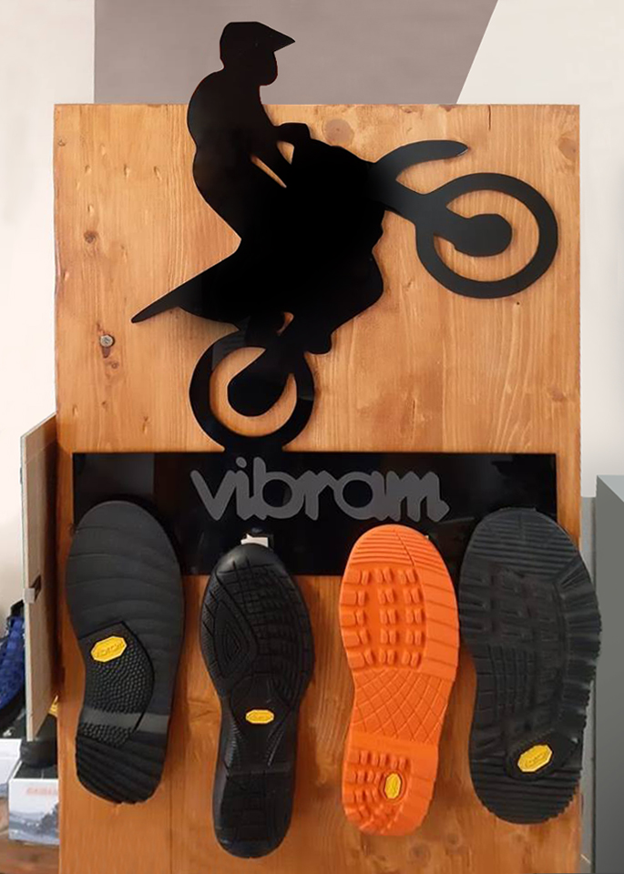 espositore negozio per scarpe in plexiglass