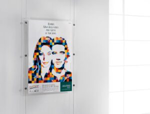 Anteprima espositore a cavetto in plexiglass