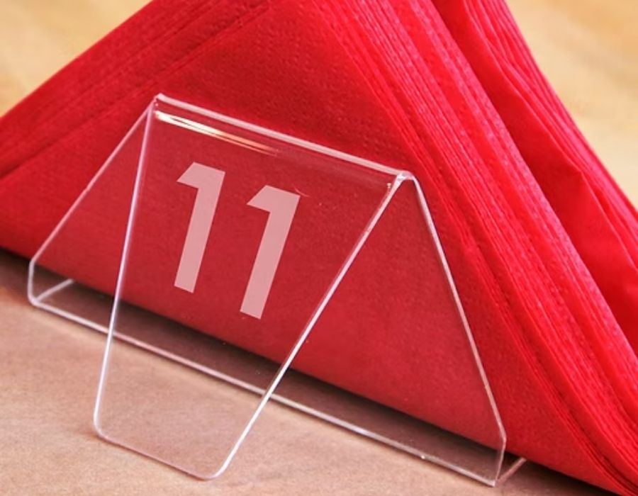 porta tovalioli con numero segnaposto in plexiglass