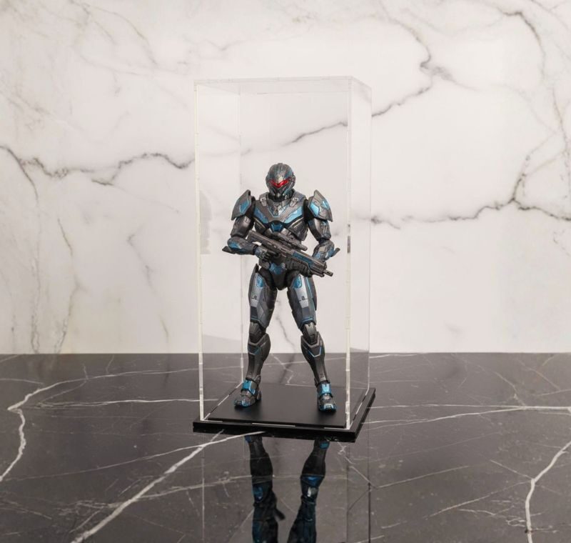 teca per action figure realizzata in plexiglass su misura