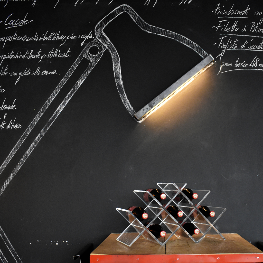 porta bottiglie in plexiglass